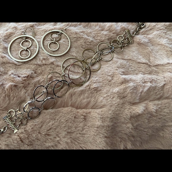 Artisan Jewelry - Silver circle style bracelet and matching pierced earrings